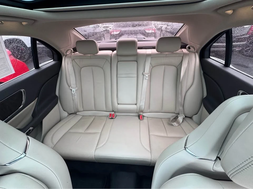 2017 Lincoln Continental 10th Gen - Image 9 of 11