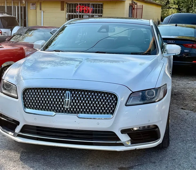 2017 Lincoln Continental 10th Gen - Image 10 of 11