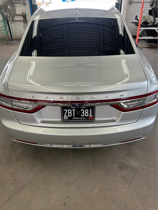 2017 Lincoln Continental 10th Gen - Image 4 of 10