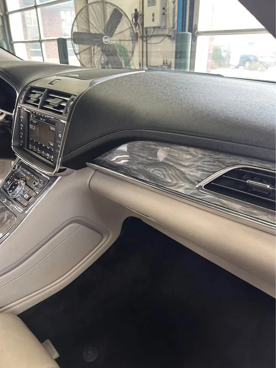 2017 Lincoln Continental 10th Gen - Image 7 of 10