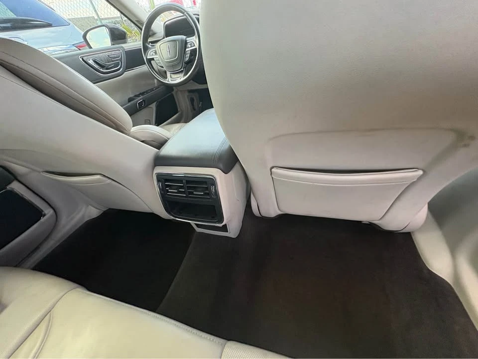2017 Lincoln Continental 10th Gen - Image 6 of 11