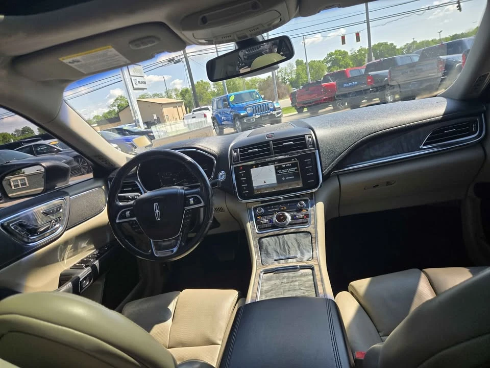 2017 Lincoln Continental 10th Gen - Image 10 of 17