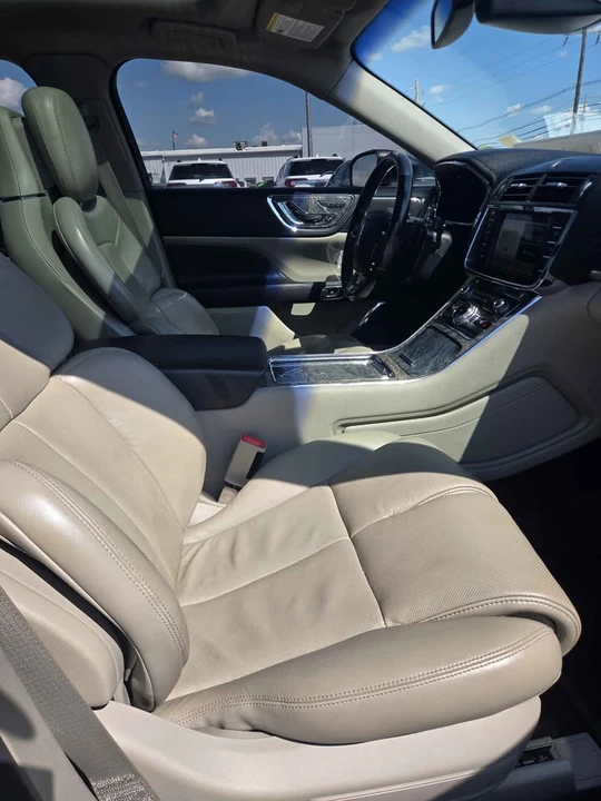 2017 Lincoln Continental 10th Gen - Image 6 of 17