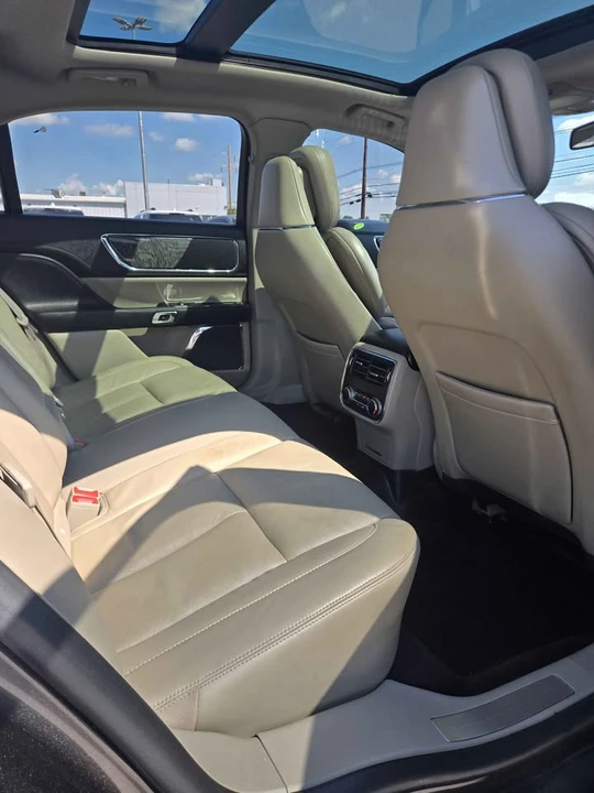 2017 Lincoln Continental 10th Gen - Image 8 of 17