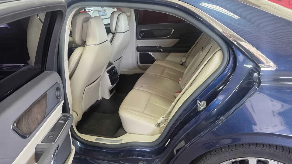 2017 Lincoln Continental 10th Gen - Image 7 of 15