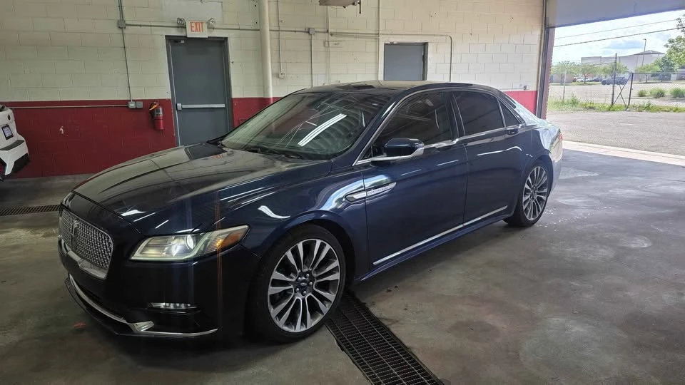 2017 Lincoln Continental 10th Gen - Image 3 of 15
