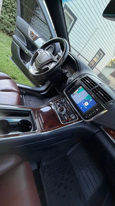 2017 Lincoln Continental 10th Gen - Image 7 of 10