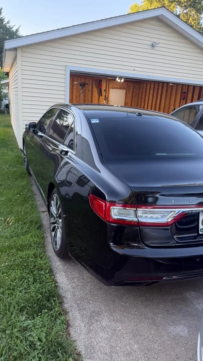 2017 Lincoln Continental 10th Gen - Image 3 of 10