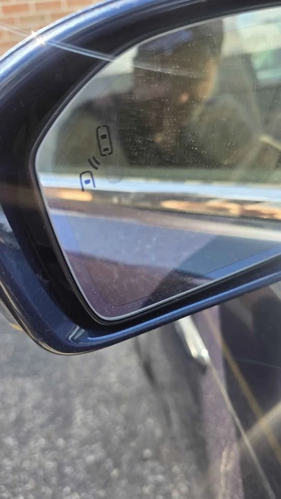 2017 Lincoln Continental 10th Gen - Image 13 of 15