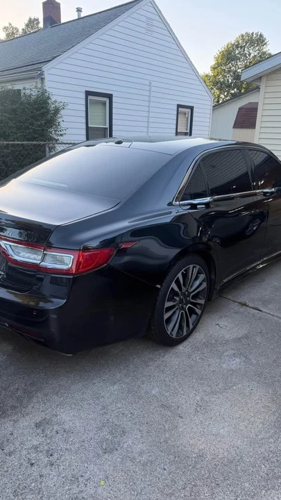 2017 Lincoln Continental 10th Gen - Image 4 of 10