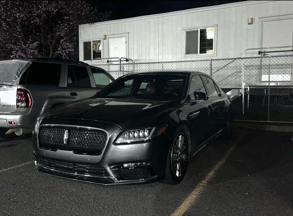 2017 Lincoln Continental 10th Gen - Image 3 of 3