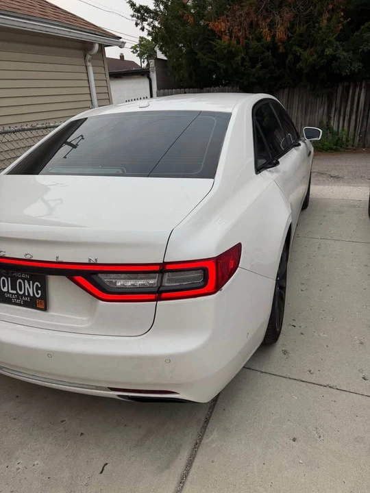 2017 Lincoln Continental 10th Gen - Image 9 of 11