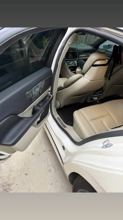 2017 Lincoln Continental 10th Gen - Image 10 of 11