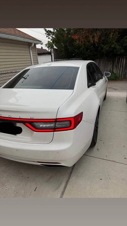 2017 Lincoln Continental 10th Gen - Image 3 of 11