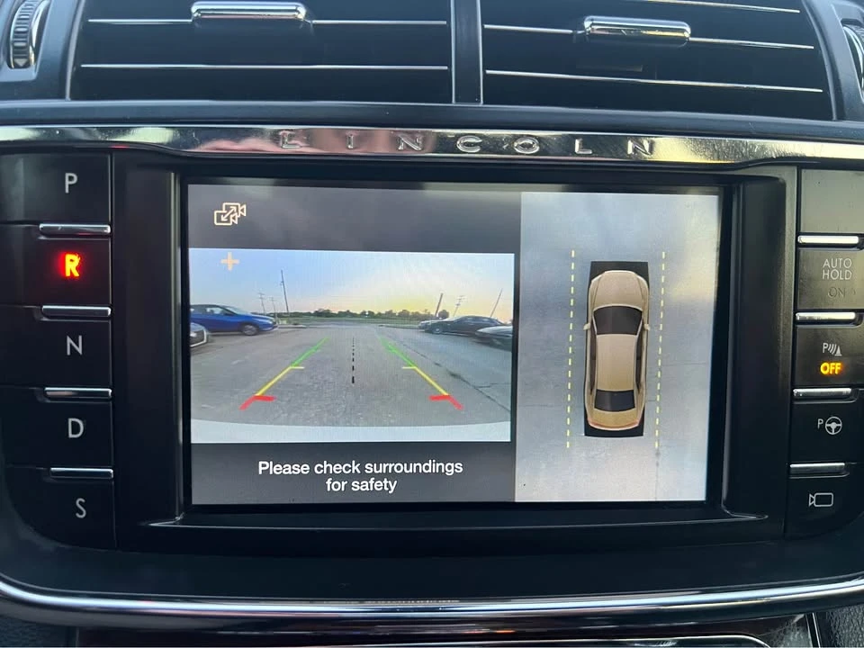 2017 Lincoln Continental 10th Gen - Image 13 of 19