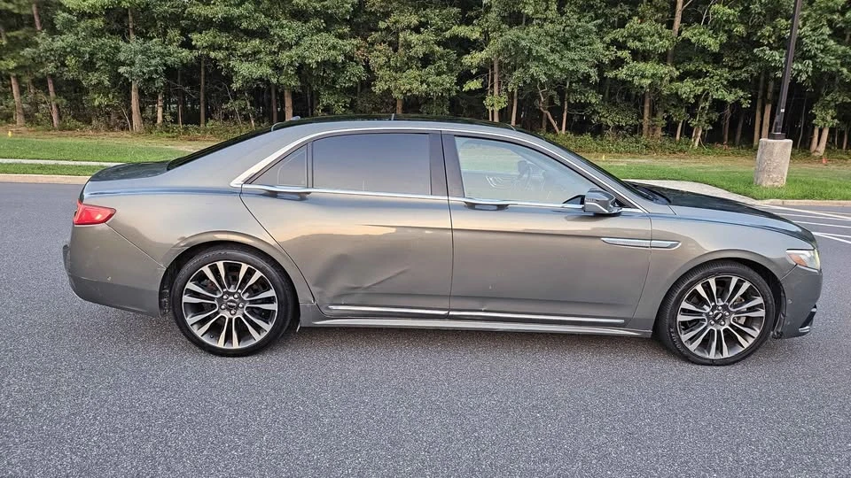 2017 Lincoln Continental 10th Gen - Image 4 of 20