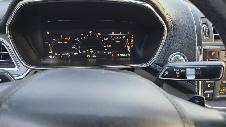 2017 Lincoln Continental 10th Gen - Image 15 of 20