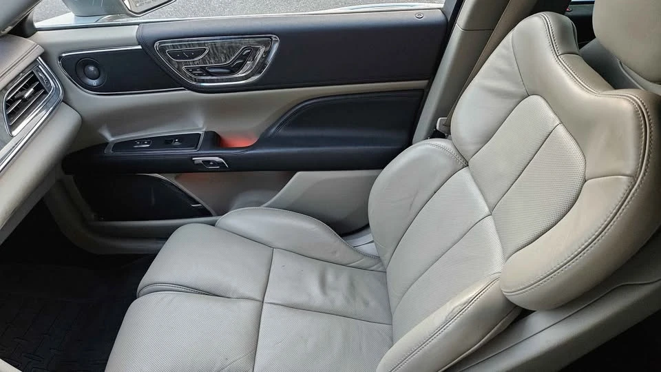 2017 Lincoln Continental 10th Gen - Image 9 of 20