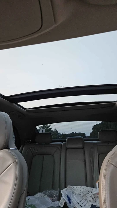 2017 Lincoln Continental 10th Gen - Image 8 of 20