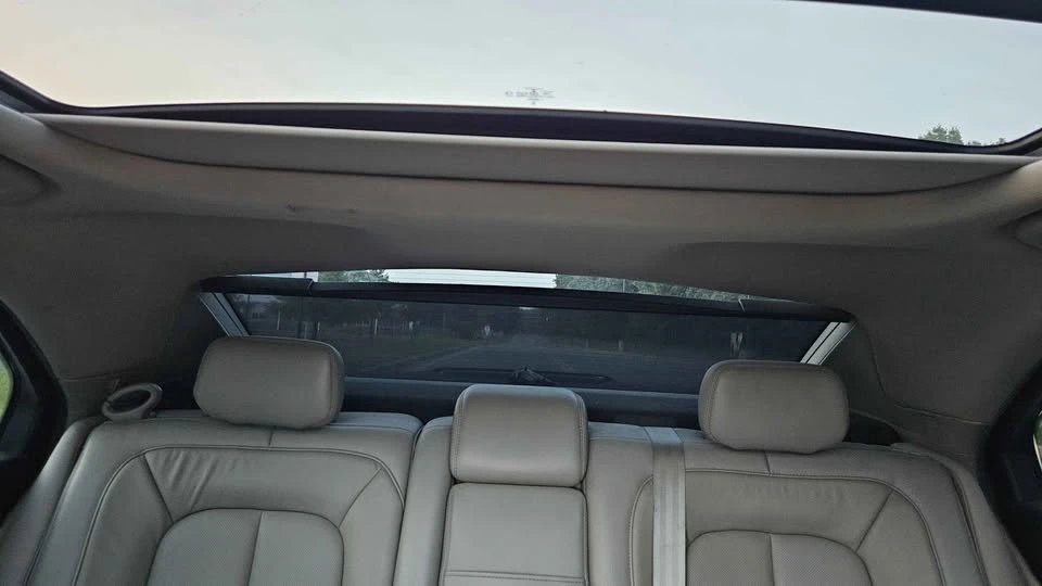 2017 Lincoln Continental 10th Gen - Image 16 of 20