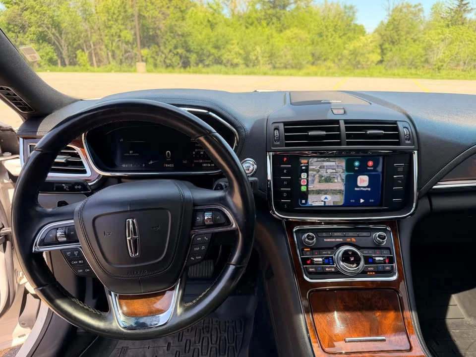 2017 Lincoln Continental 10th Gen - Image 11 of 20