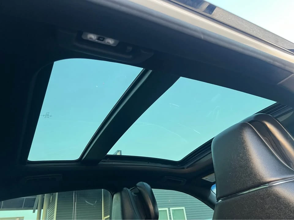 2017 Lincoln Continental 10th Gen - Image 17 of 19