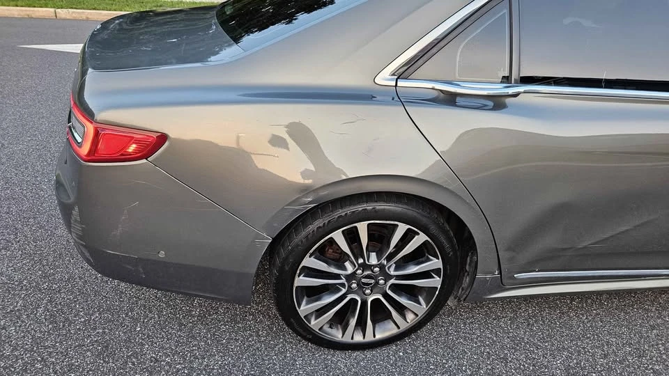 2017 Lincoln Continental 10th Gen - Image 5 of 20