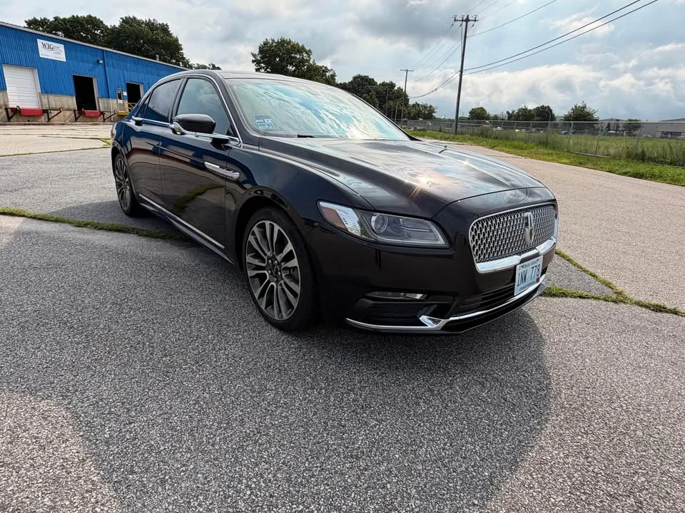 2017 Lincoln Continental 10th Gen - Image 2 of 10