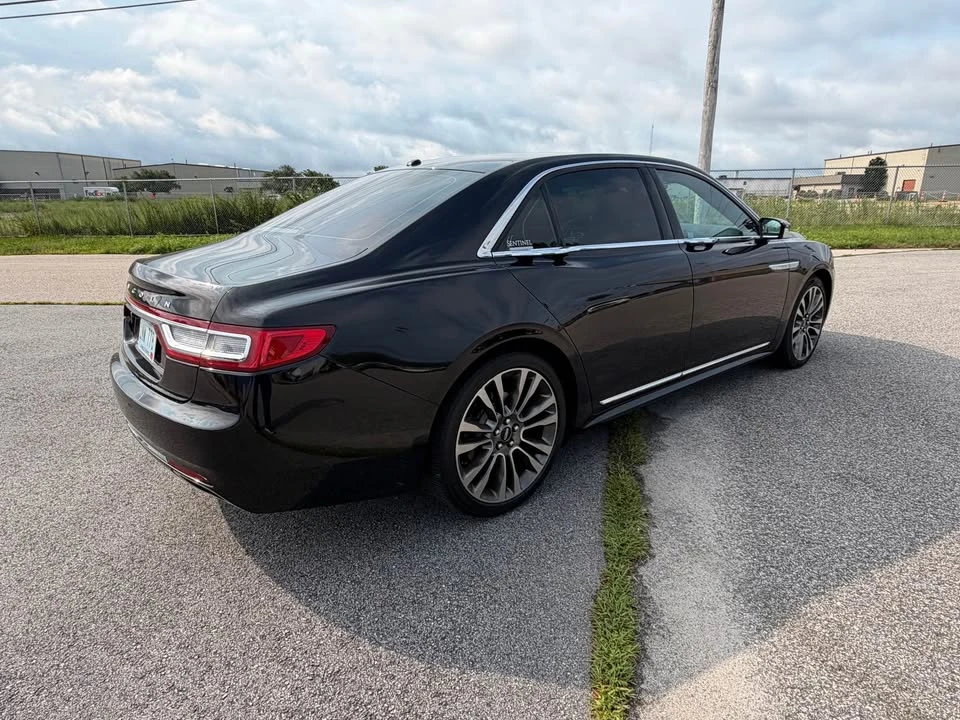 2017 Lincoln Continental 10th Gen - Image 4 of 10