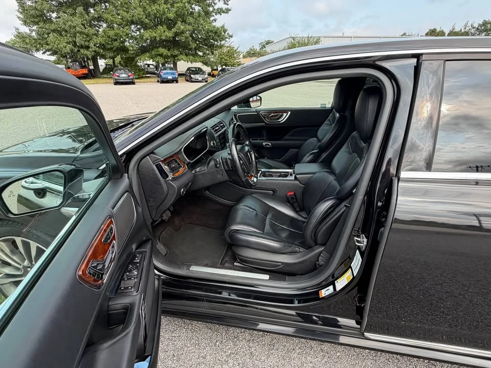 2017 Lincoln Continental 10th Gen - Image 6 of 10