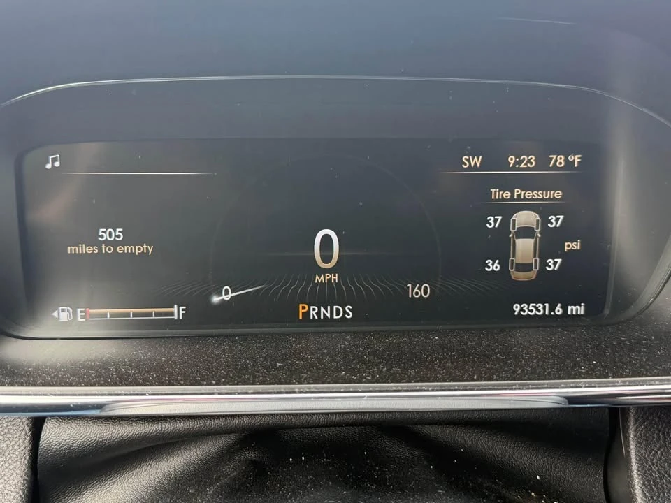 2017 Lincoln Continental 10th Gen - Image 9 of 10