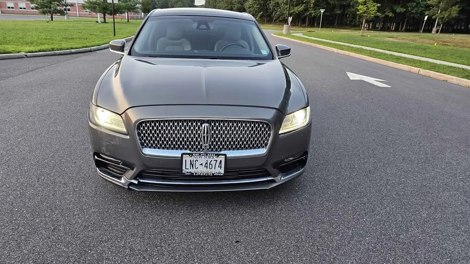2017 Lincoln Continental 10th Gen - Image 3 of 20