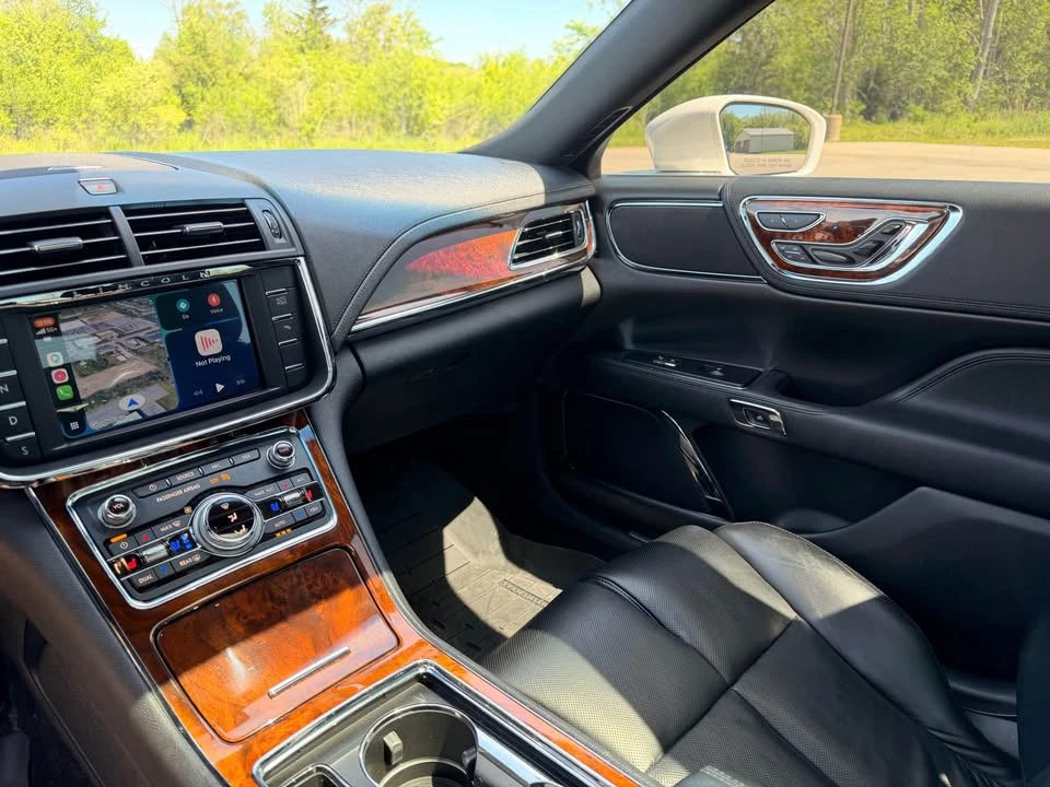 2017 Lincoln Continental 10th Gen - Image 13 of 20