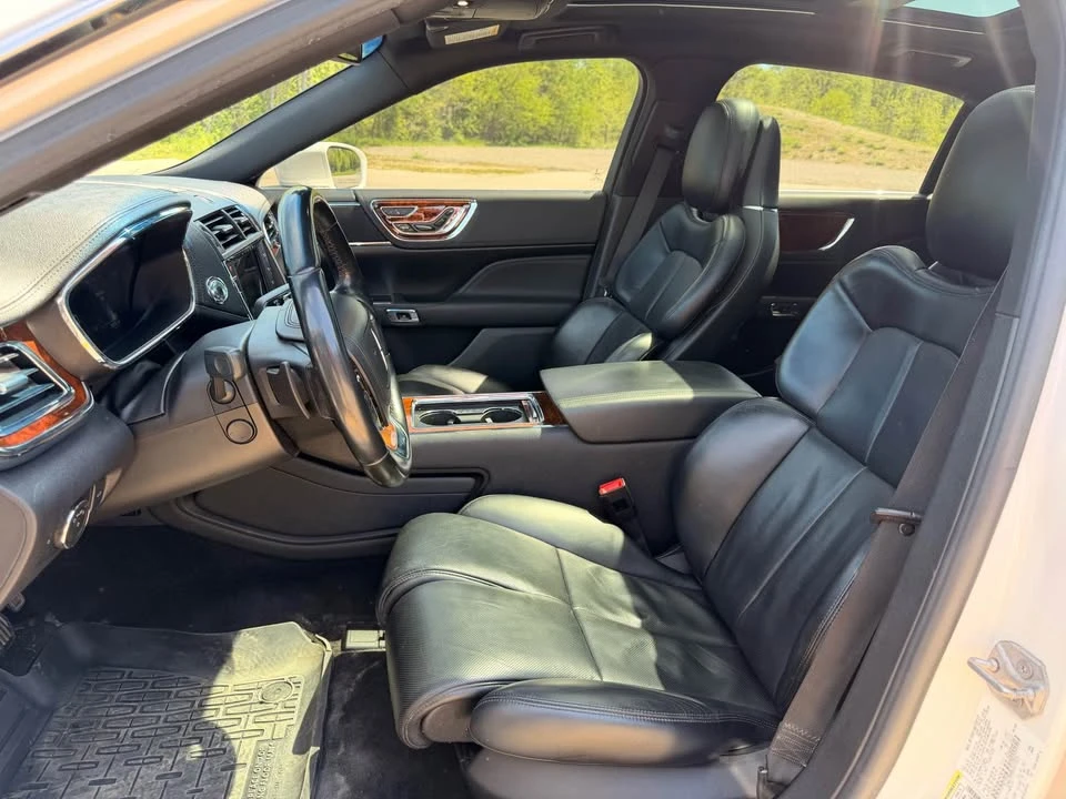 2017 Lincoln Continental 10th Gen - Image 9 of 20
