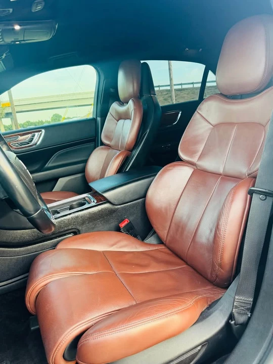 2017 Lincoln Continental 10th Gen - Image 10 of 12