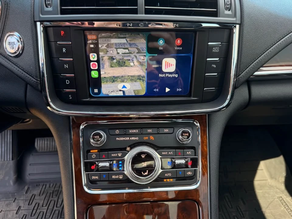 2017 Lincoln Continental 10th Gen - Image 12 of 20