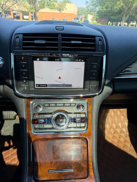 2017 Lincoln Continental 10th Gen - Image 12 of 12