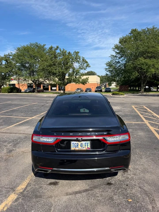 2017 Lincoln Continental 10th Gen - Image 2 of 12