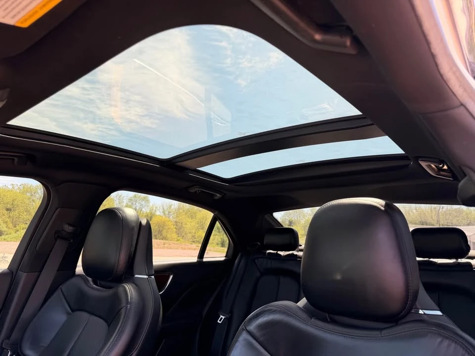 2017 Lincoln Continental 10th Gen - Image 14 of 20