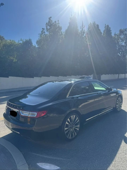 2017 Lincoln Continental 10th Gen - Image 5 of 18