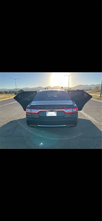2017 Lincoln Continental 10th Gen - Image 5 of 8