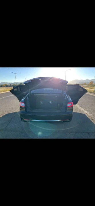 2017 Lincoln Continental 10th Gen - Image 4 of 8