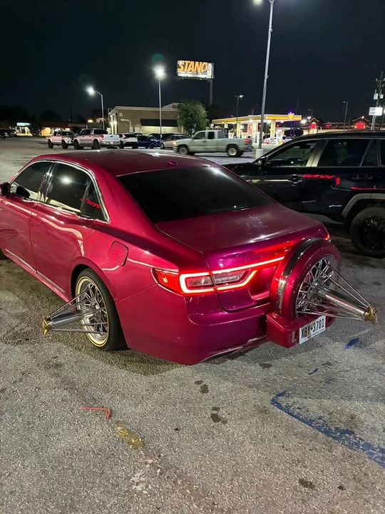 2017 Lincoln Continental 10th Gen - Image 5 of 20