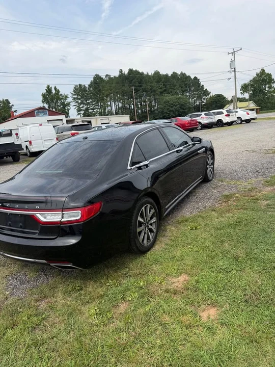 2017 Lincoln Continental 10th Gen - Image 4 of 9