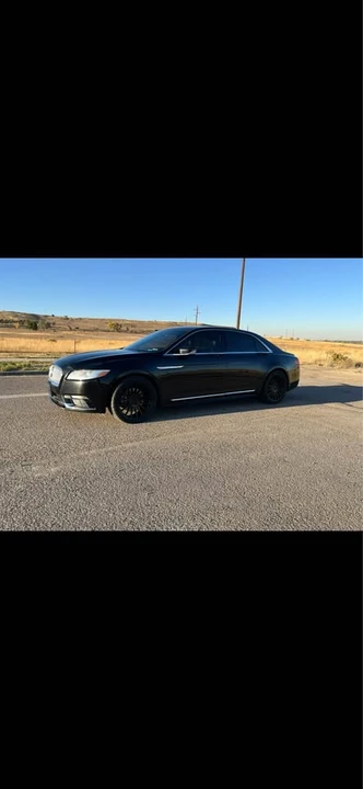 2017 Lincoln Continental 10th Gen - Image 2 of 8
