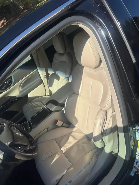 2017 Lincoln Continental 10th Gen - Image 12 of 18