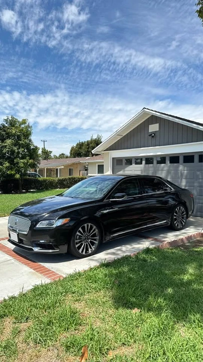 2017 Lincoln Continental 10th Gen - Image 2 of 14