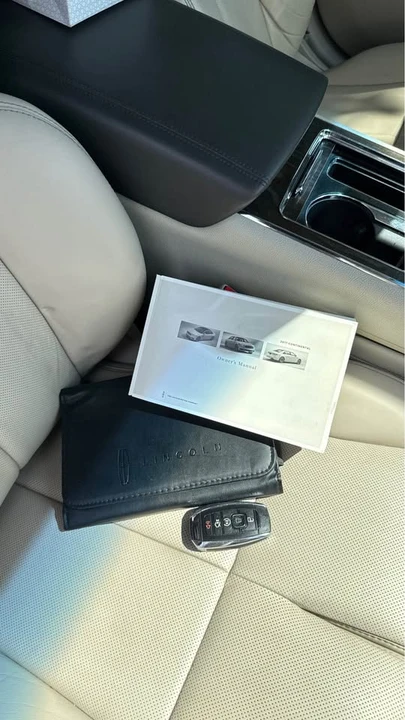 2017 Lincoln Continental 10th Gen - Image 14 of 14