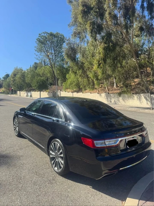 2017 Lincoln Continental 10th Gen - Image 3 of 18