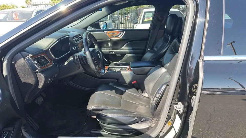 2017 Lincoln Continental 10th Gen - Image 10 of 20